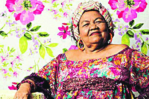 Dona Onete canta seu carimbó chamegado no Rio.