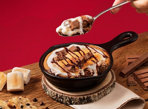 O RETORNO: Outback traz coxinha de costela e S’mores de KitKat® de volta ao menu