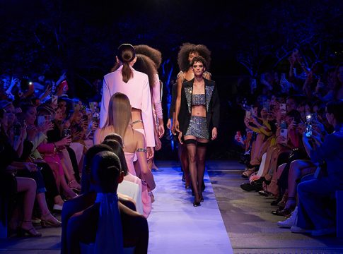A badalada marca NXT LVL realizou seu primeiro desfile presencial