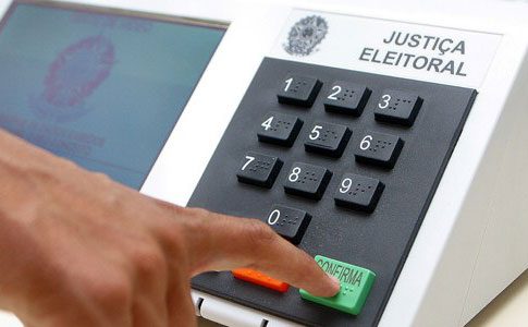 Projeto "Vem TREinar" leva urnas eletrônicas à Ananindeua