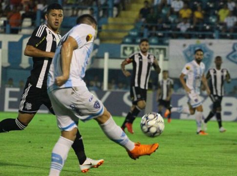 Vídeo: histórico de "freguês" do Figueirense anima Paysandu