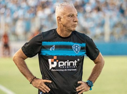 "A bola bateu na mão": Fernandes fala do gol e de árbitros