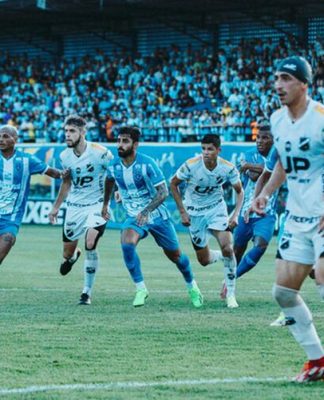 Vídeo: bola aérea tira o sono do Paysandu na temporada