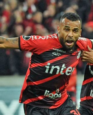 Athletico vence o Palmeiras e abre vantagem na Libertadores