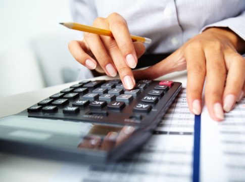 Inadimplência é a maior em oito anos e atinge 63,27 milhões de brasileiros. Crédito: Divulgação