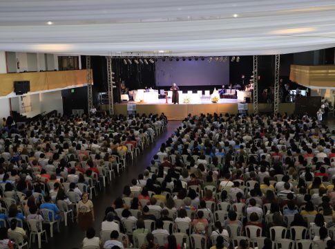 Centenas de dirigentes das peregrinações lotaram a Assembleia Paraense para receber orientações sobre as visitas deste ano. FOTO: WAGNER ALMEIDA
