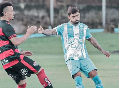 Bicolores criticaram o não uso do VAR no gol do time baiano. Foto: Vitor Castelo/PSC