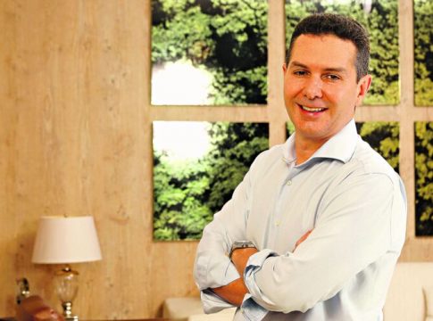 “O papel da imprensa é resistir", afirma Jader Filho