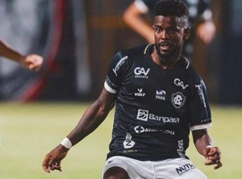 Erick Flores dá adeus a Clube do Remo pela web