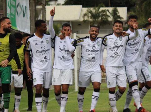 Figueirense vence mais uma antes de enfrentar Paysandu