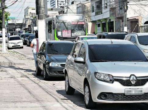 Belém: veículos estacionados em local proibido viram rotina