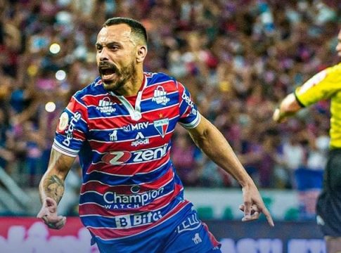 Corinthians perde para Fortaleza e vê liderança se afastar
