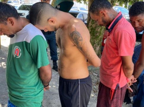 Batalhão com cães prende quatro na Feira do Açaí em Belém