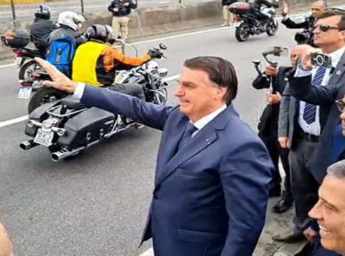 Após ataques, Bolsonaro diz que aceitará derrota na eleição