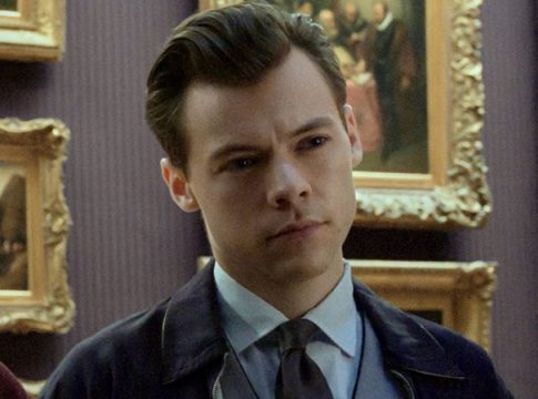Harry
Styles é acusado de explorar causa LGBT