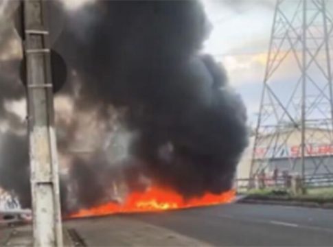 Vídeo: avenida Independência é liberada após protesto