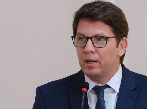 Mario Frias vira réu por chamar Adnet de 'criatura imunda'