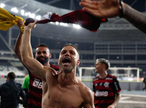Brasileiro: Flamengo vence Botafogo e volta à
vice-liderança
