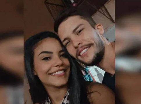 Cantora
morre aos 20 anos em acidente de carro com namorado