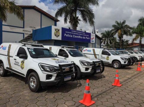 Feto é achado enrolado em papel ao lado de escola em Belém