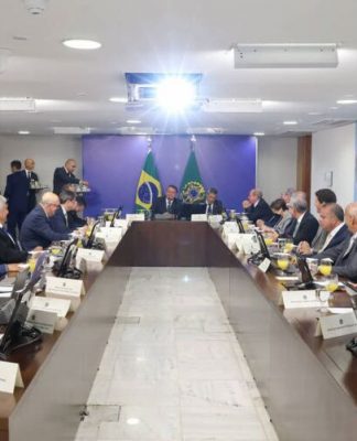 Ministros de Bolsonaro já admitem derrota e acenam para Lula