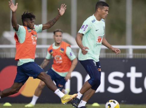 Seleção inicia treinos para últimos testes antes da Copa
