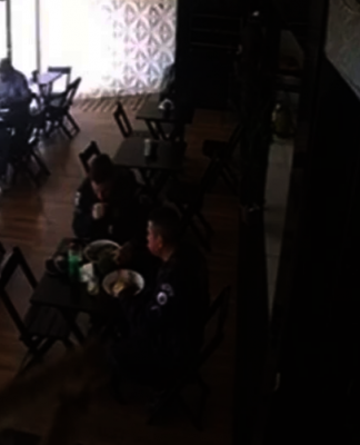 Cabo salva soldado que se engasgou com pedaço de carne