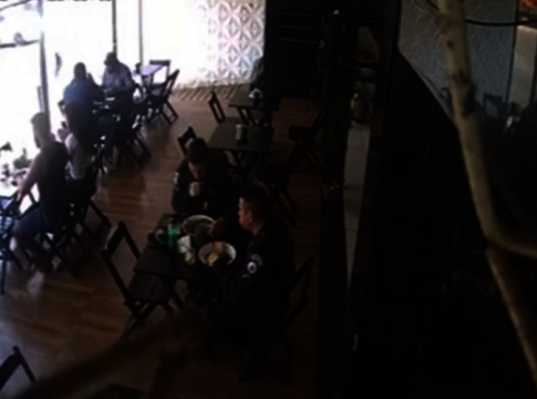 Cabo salva soldado que se engasgou com pedaço de carne