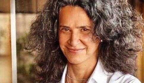 Gal Costa é substituida por Simone na I Bienal de Artes