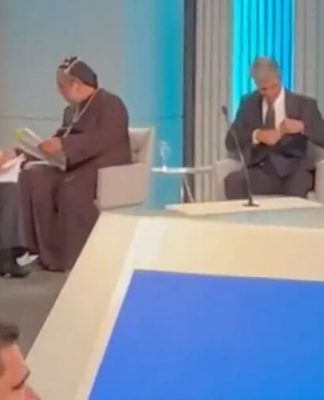 Bolsonaro e Padre Kelmon combinam estratégia no debate