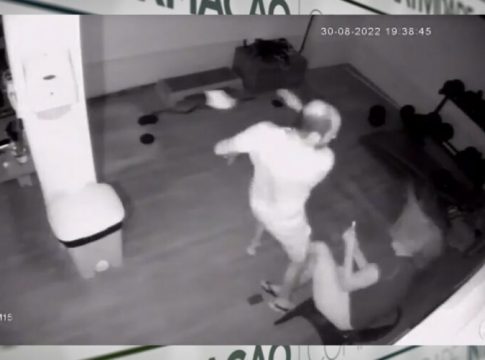 Vídeo: morador nocateia síndica em condomínio de luxo