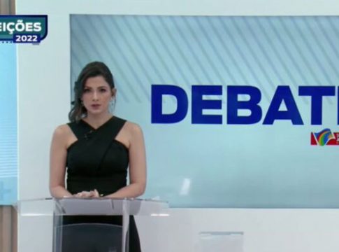 Vídeo: jornalista passa mal e desmaia em debate eleitoral