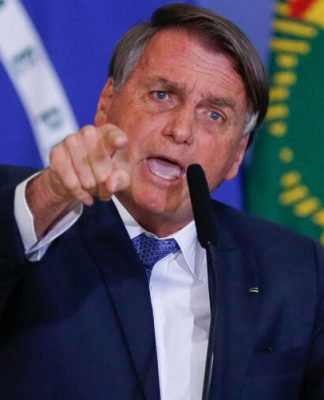 Bolsonaro promete ministros contra o aborto no STF