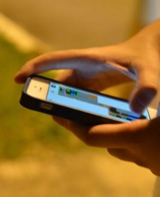 Brasileiros acreditam em notícias via WhatsApp, diz estudo