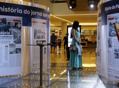 Belém, Pará, Brasil. Cidade. Retranca: ENCERRAMENTO EXPOSIÇÃO – DIÁRIO DO PARÁ 40 ANOS - Núbya Campelo, 34 anos, Professora. Gancho: O último dia da exposição alusiva aos 40 anos do jornal Diário do Pará. Está montada no shopping Bosque Grão Pará. Local: Bosque Shopping Grão Pará - Belém. Foto: Mauro Ângelo/ Diário do Pará.