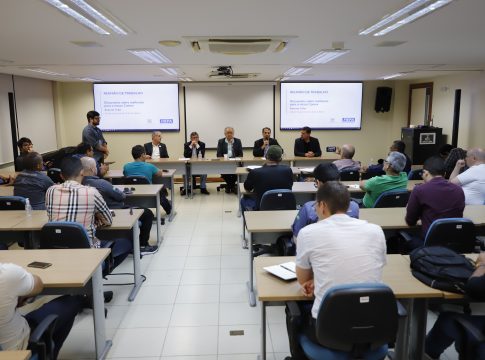Na última semana, empresários se reuniram na Fiepa para tentar resolver os problemas causados pela Santos Brasil. Foto: Wagner Almeida