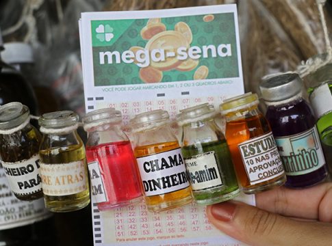Belém, Para, Brasil, CIDADES. VAMOS DE DICAS DAS ERVEIRAS DO VER O PESO PARA SABER QUAL OS MELHORES BANHOS PARA GANHAR A MEGA SENA ACUMULADA. 27-09-2022 Foto: Wagner Almeida / Diário do Pará.