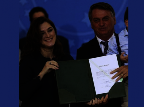 Ministra de Bolsonaro manda nota de pesar 24h após naufrágio