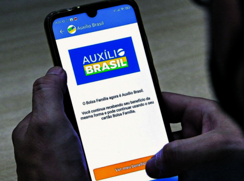 Veja como garantir o seu cartão virtual do Auxílio Brasil
