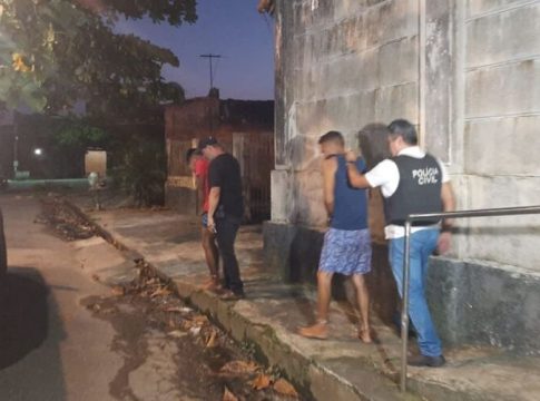 Dupla é presa por matar idosa. 3º envolvido é procurado