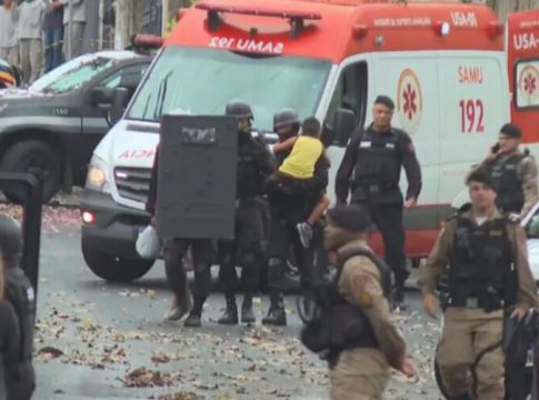 Polícia mata homem que fez criança refém por 16h em MG