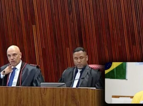 Moraes faz sinal de "degola" em julgamento sobre Bolsonaro