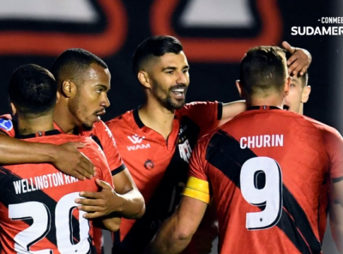 Atlético-GO enfia três no São Paulo e abre vantagem na Sula