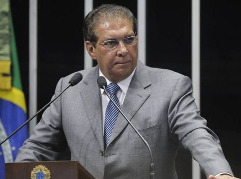 Jader cobra explicação sobre falta de medicamentos