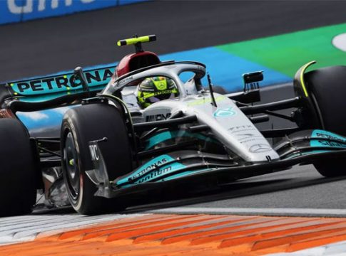 Hamilton troca o motor e larga no fim do grid em Monza