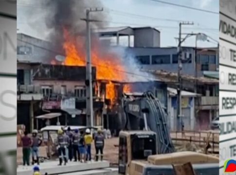 Veja os vídeos! Fogo destrói casas na periferia de Belém