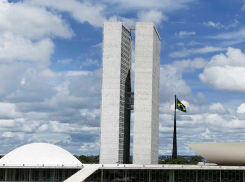 Orçamento de 2023 prevê concursos com 49 mil vagas