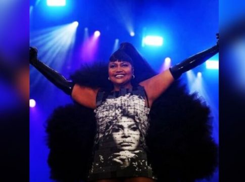 Rock
in Rio festeja Elza Soares em show emocionante