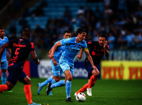 Grêmio espanta crise, vence o Sport e assume vice-liderança