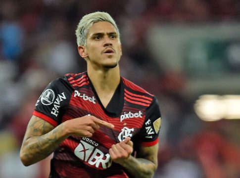 O atacante Pedro não compareceu à reapresentação do elenco do Flamengo, marcada para a manhã de hoje (31), no CT Ninho do Urubu